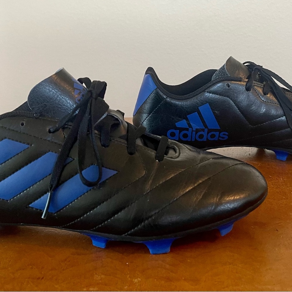 Mens Adidas Soccer Cleats size 12